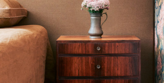 palo-alto-master-bedroom-bedside-table
