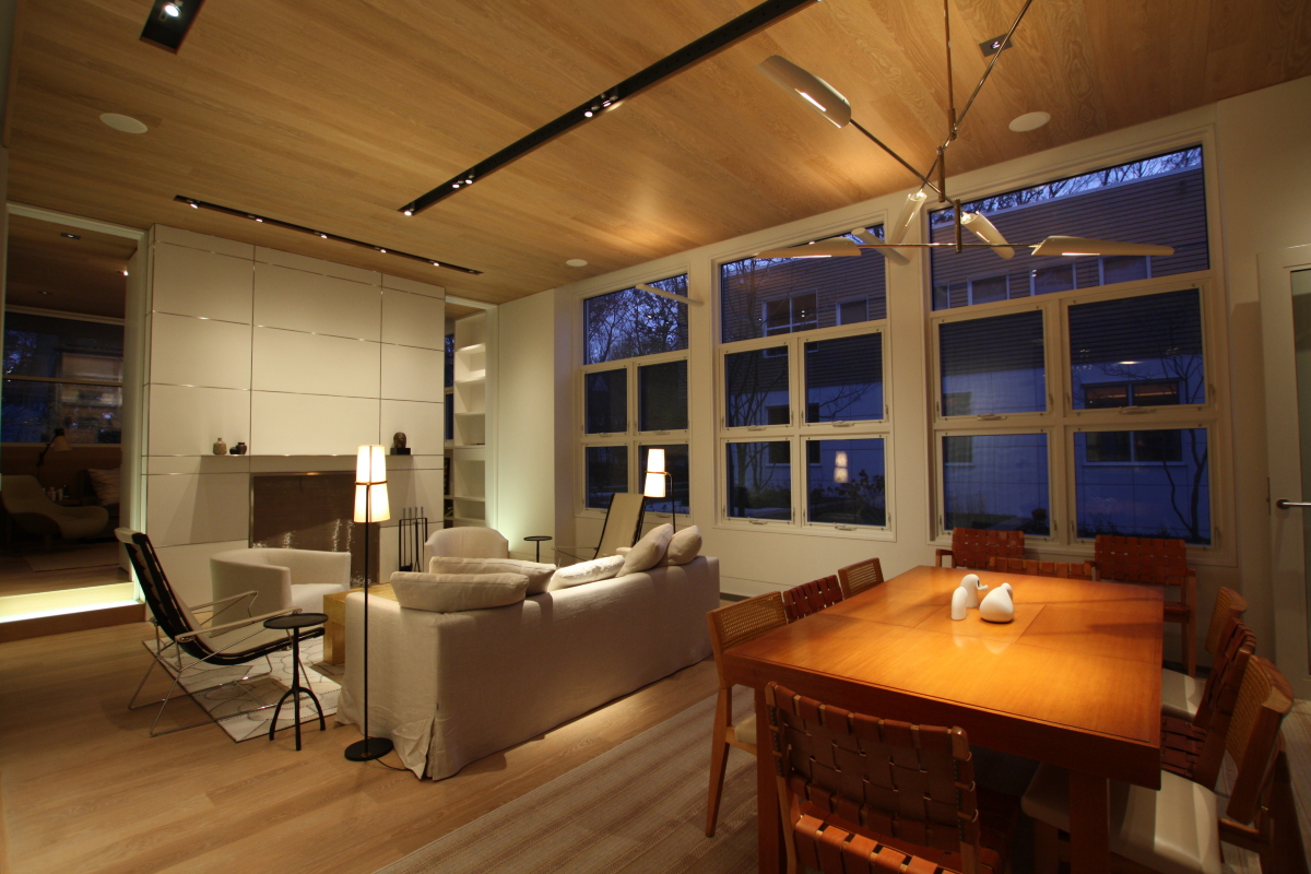 Example of how dimmer switches bring ambiance to a well-lit home